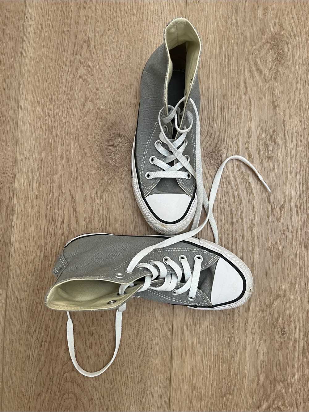 Converse light green